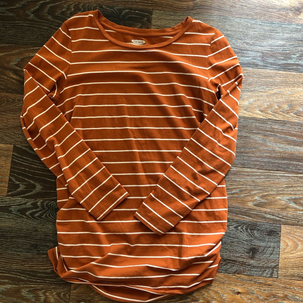 Old navy maternity top